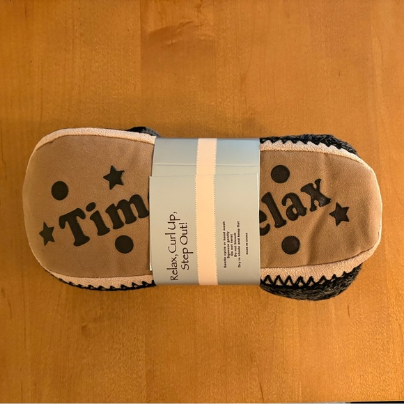 Mens Cozyone 1997 Warm Slippersocks Gripper Soles Fuzzy Black & Gray NIB - Picture 4 of 7